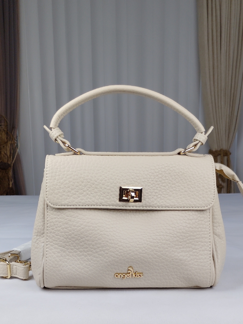 Angel Kiss Cream Tote / Shoulder Bag. - Picture 1 of 14